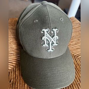 Army Green New York Mets Fitted Velcro Cap